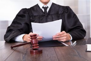 刑事辩护律师最早什么时候能够行使阅卷权？